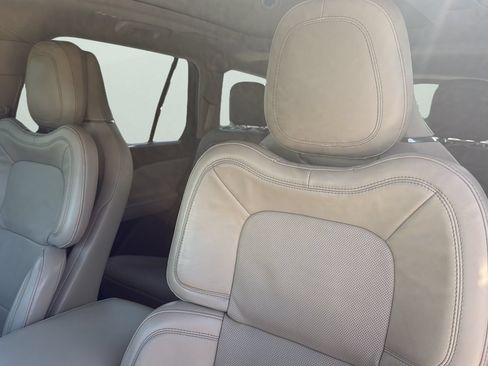 Certified 2020 Lincoln Aviator Grand Touring w/ Equipment Group 302A AWD/4WD image 9