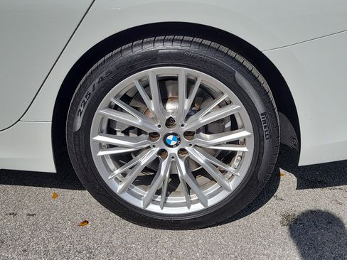 Used 2023 BMW 330i Sedan w/ Convenience Package RWD image 7
