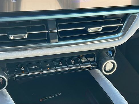 New 2026 Chevrolet Equinox EV LT image 25