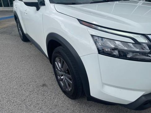 Used 2025 Nissan Pathfinder SV AWD/4WD image 22