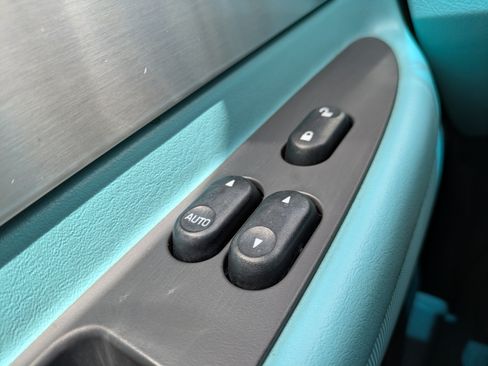 Used 2002 Ford Thunderbird RWD image 19