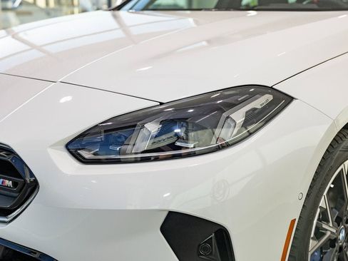 Used 2026 BMW M235i xDrive w/ Technology Package image 8