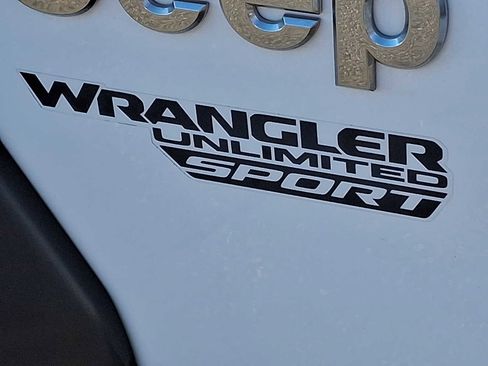 Used 2018 Jeep Wrangler Unlimited Sport S image 26