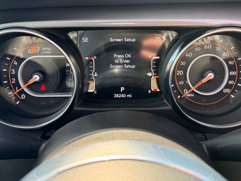 Used 2023 Jeep Wrangler Unlimited Sahara w/ LED Lighting Group AWD/4WD image 19