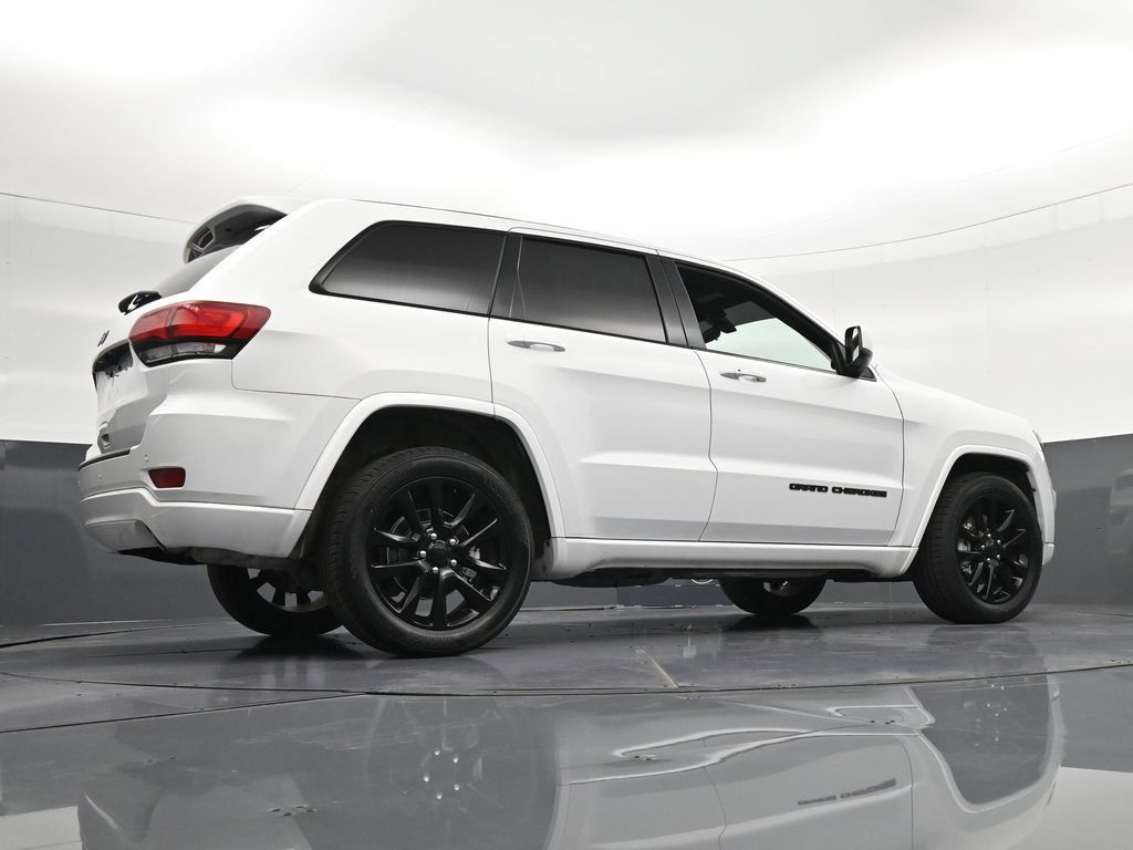 Used 2021 Jeep Grand Cherokee Laredo X RWD image 30