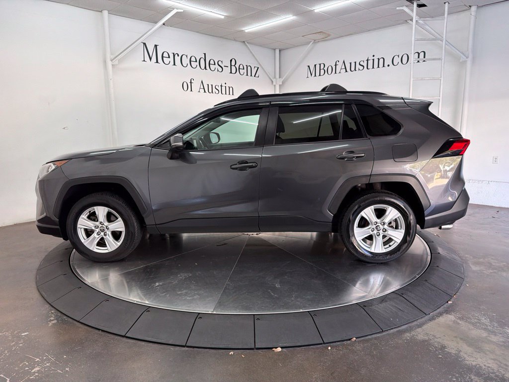 Used 2021 Toyota RAV4 XLE AWD/4WD image 4