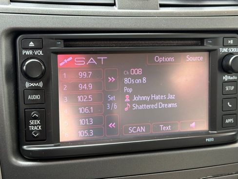 Used 2013 Toyota Corolla LE image 21