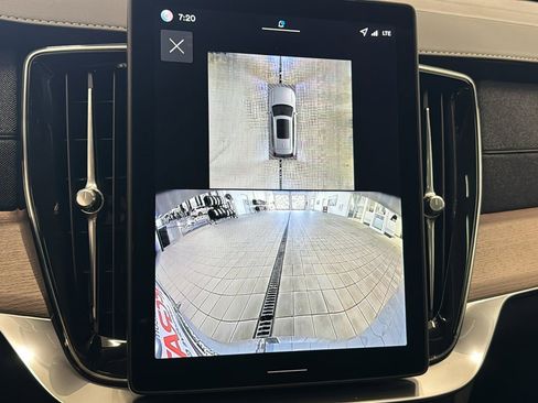 Used 2026 Volvo XC90 B6 Plus w/ Protection Package Premier image 18