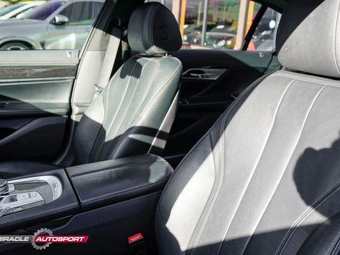 Used 2018 BMW 740i image 16