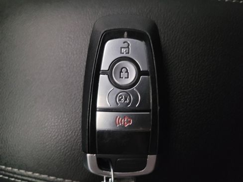 Used 2022 Ford Escape SE w/ Cold Weather Package image 32