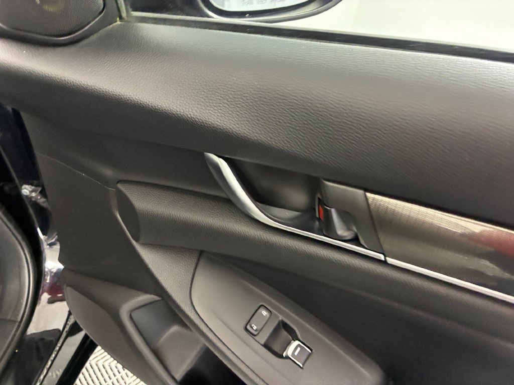 Used 2018 Honda Accord Sport image 32