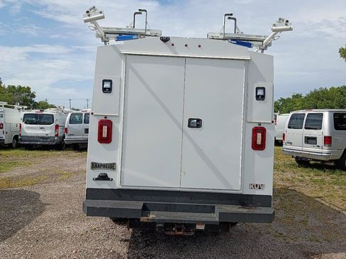 Used 2023 Chevrolet Express 3500 w/ Power Convenience Package RWD image 6
