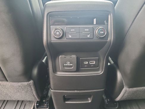 Used 2021 GMC Acadia SLT w/ Elevation Edition image 23