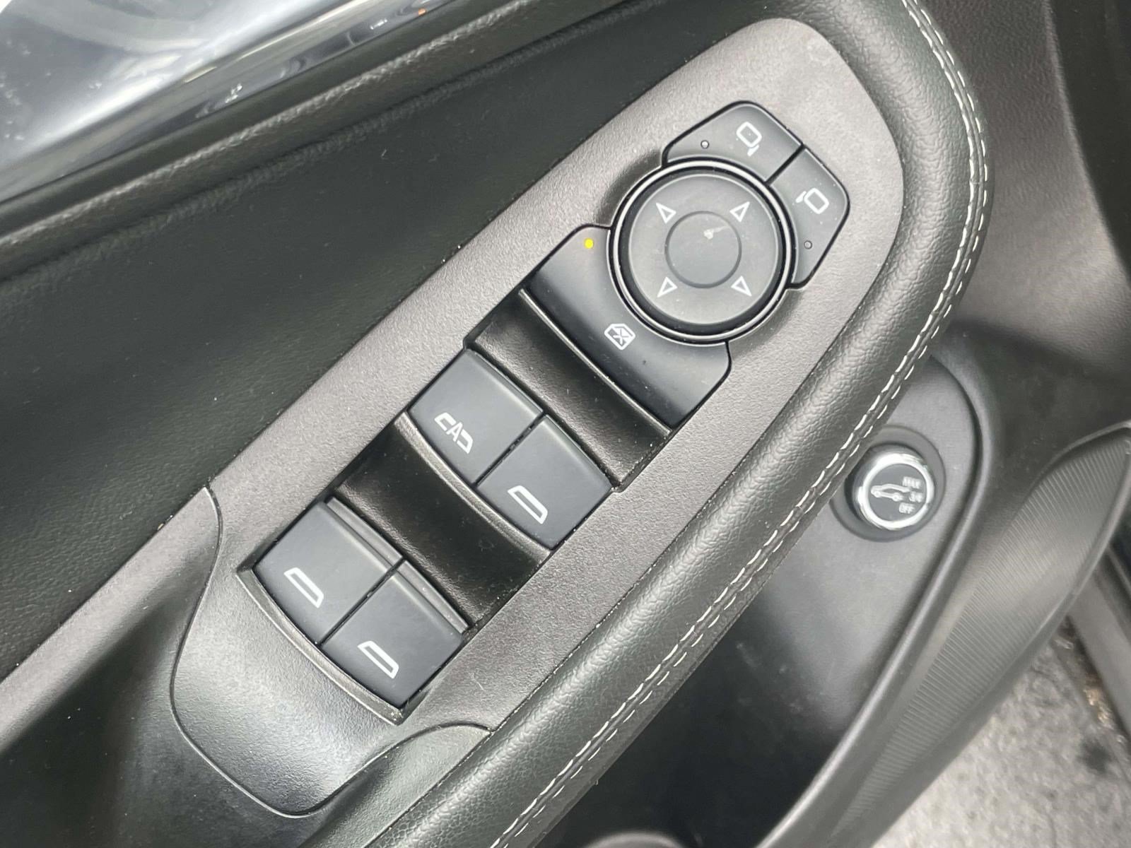 Used 2023 Buick Encore GX Essence w/ Experience Buick Package FWD image 18