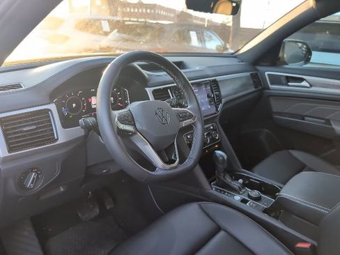 Used 2023 Volkswagen Atlas Cross Sport SE image 8