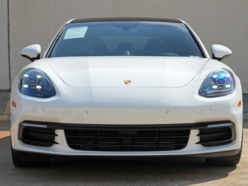 Used 2019 Porsche Panamera RWD image 6