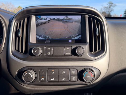 Used 2022 Chevrolet Colorado LT w/ LT Convenience Package image 24