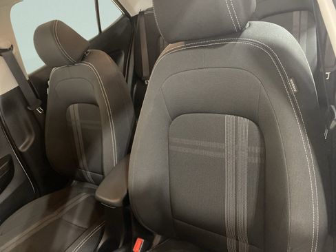 Used 2022 Hyundai Venue SEL image 14