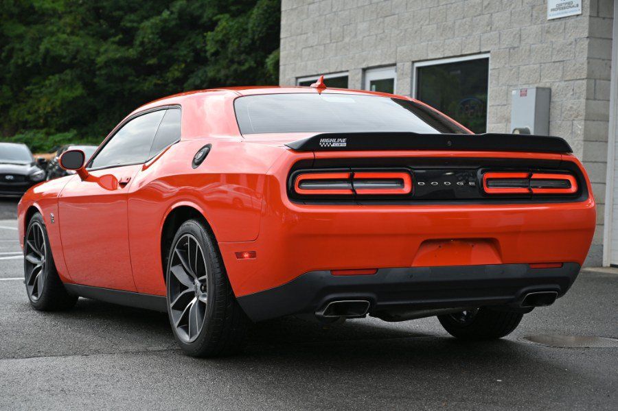 Used 2017 Dodge Challenger R/T Scat Pack RWD image 7