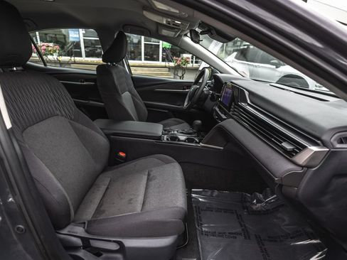 Used 2025 Toyota Camry LE FWD image 27