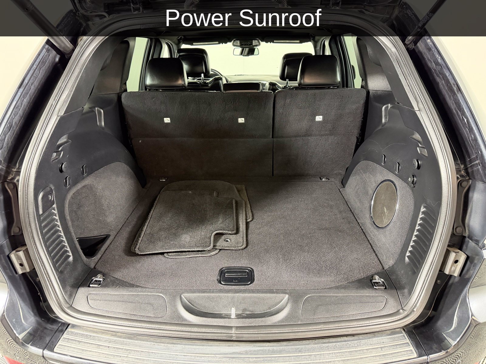 Used 2015 Jeep Grand Cherokee Altitude AWD/4WD image 12