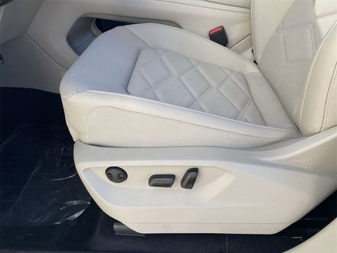 New 2026 Volkswagen Atlas SE image 16