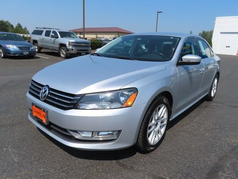 Used 2015 Volkswagen Passat 1.8T Limited Edition FWD image 3