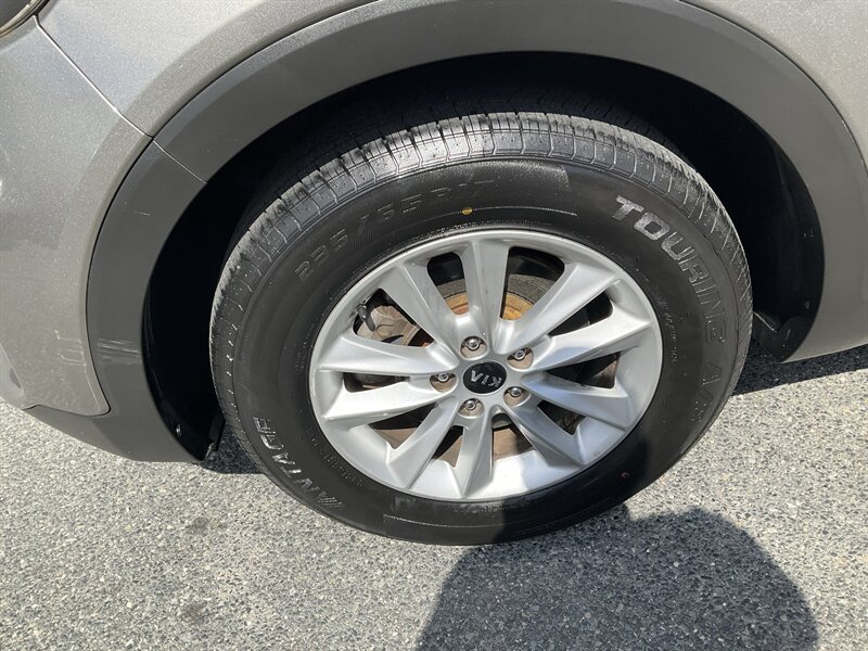 Used 2019 Kia Sorento AWD image 9