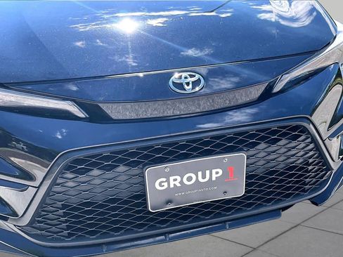 Used 2023 Toyota Corolla SE w/ SE Premium Package FWD image 30
