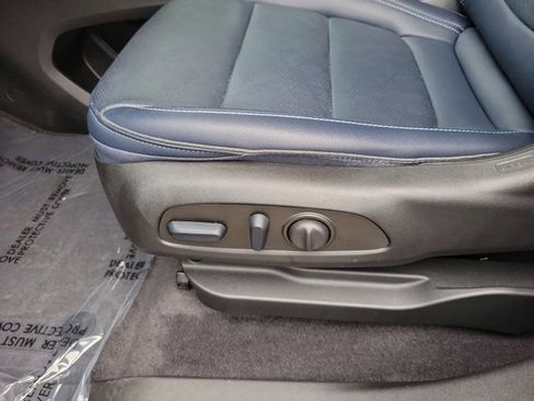 Used 2023 Chevrolet Bolt EUV Premier w/ Sun & Sound Package FWD image 13