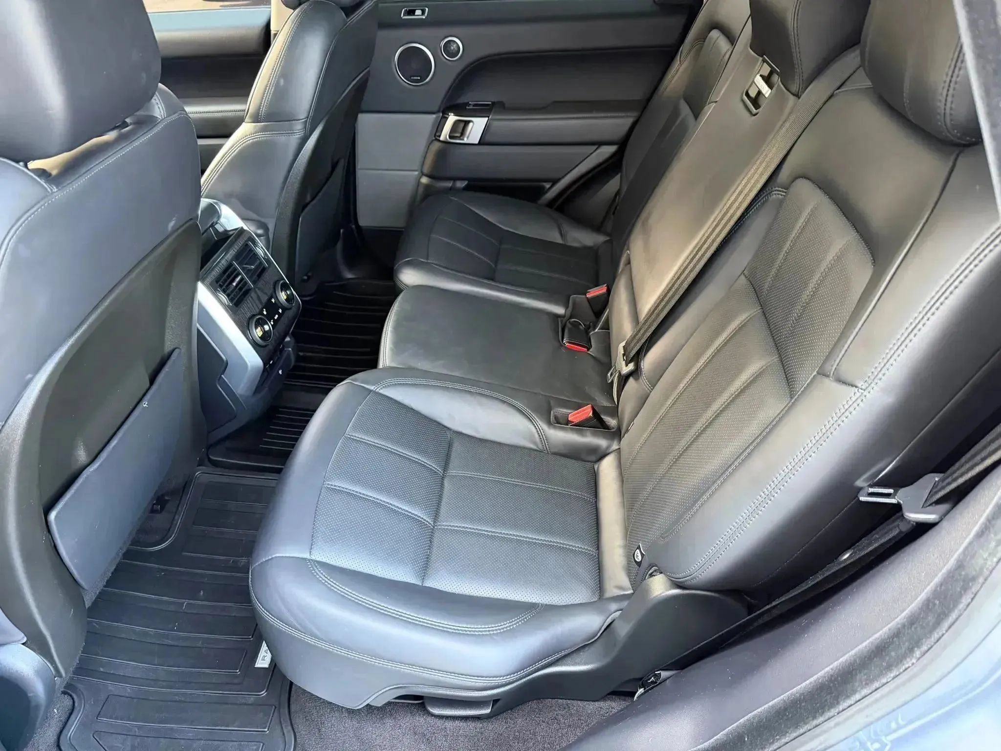 Used 2019 Land Rover Range Rover Sport HSE AWD/4WD image 15