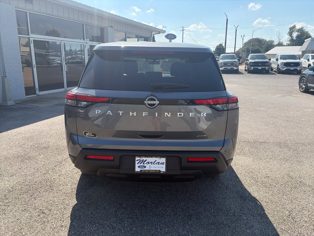 Used 2025 Nissan Pathfinder S AWD/4WD image 5