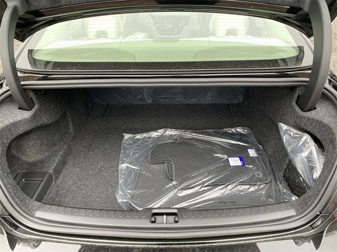 Certified 2023 Volvo S60 B5 Ultimate w/ Climate Package image 17