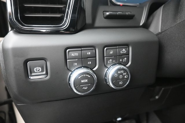 Used 2026 GMC Sierra 2500 AT4 w/ AT4 Premium Plus Package AWD/4WD image 10