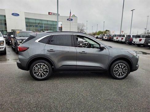 New 2025 Ford Escape Base w/ Class II Trailer Tow Package image 13