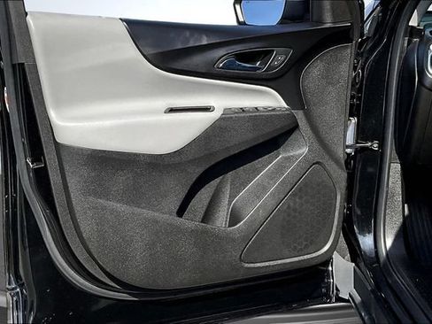 Used 2022 Chevrolet Equinox LS FWD image 19