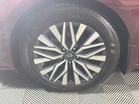 Used 2025 Nissan Altima 2.5 SV w/ SV Premium Package FWD image 28
