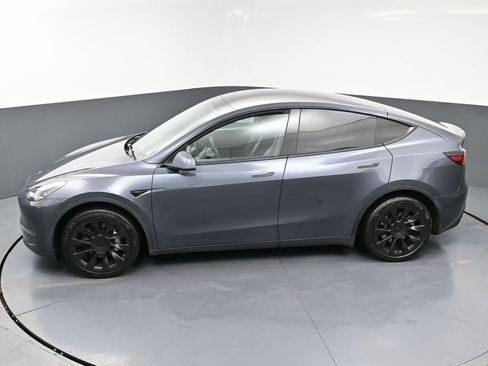 Used 2021 Tesla Model Y Long Range image 50