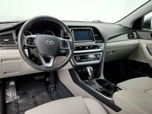 Used 2018 Hyundai Sonata Limited image 13