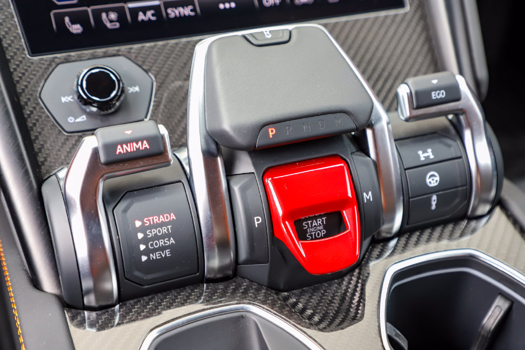 Used 2024 Lamborghini Urus S AWD/4WD image 33