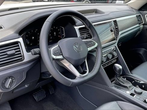 Used 2023 Volkswagen Atlas SE w/ Panoramic Sunroof Package AWD/4WD image 5