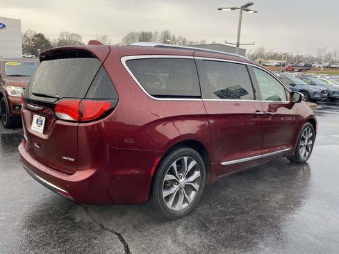 Used 2018 Chrysler Pacifica Limited w/ Tire & Wheel Group image 6