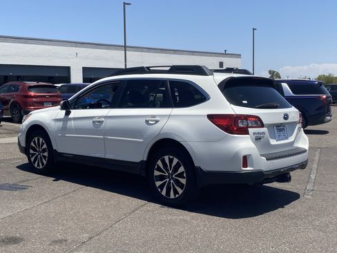Used 2017 Subaru Outback 2.5i Limited AWD/4WD image 4