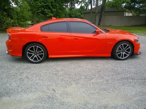 Used 2022 Dodge Charger R/T w/ Plus Group RWD image 6
