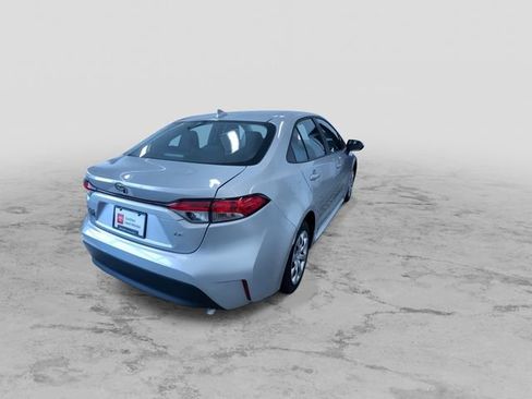 Certified 2025 Toyota Corolla LE image 9