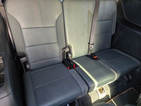 Used 2024 GMC Acadia AT4 w/ Luxury Package AWD/4WD image 14