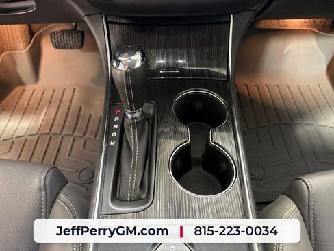 Used 2018 Chevrolet Impala LT FWD image 17