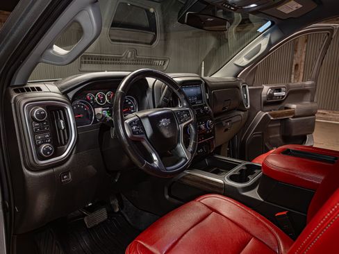 Used 2021 Chevrolet Silverado 1500 LT Trail Boss w/ Bed Protection Package AWD/4WD image 12