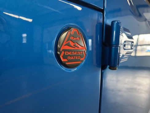 Used 2023 Jeep Gladiator Mojave image 12