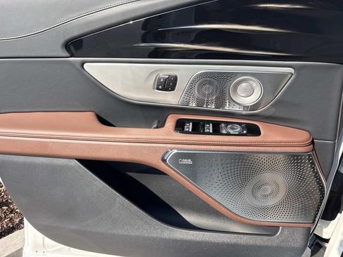 New 2026 Lincoln Nautilus Reserve AWD/4WD image 18